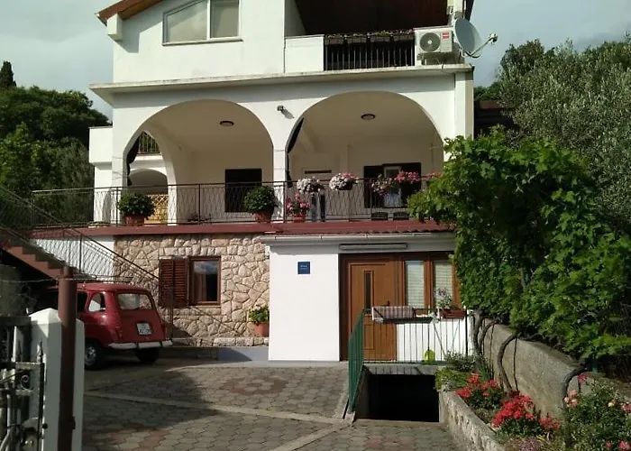 Larus Starigrad Paklenica