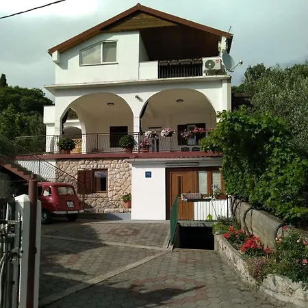 Larus Starigrad Paklenica